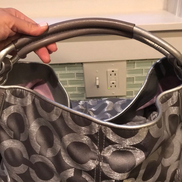 Large Very Rare Coach Handbag - Picture 4 of 7